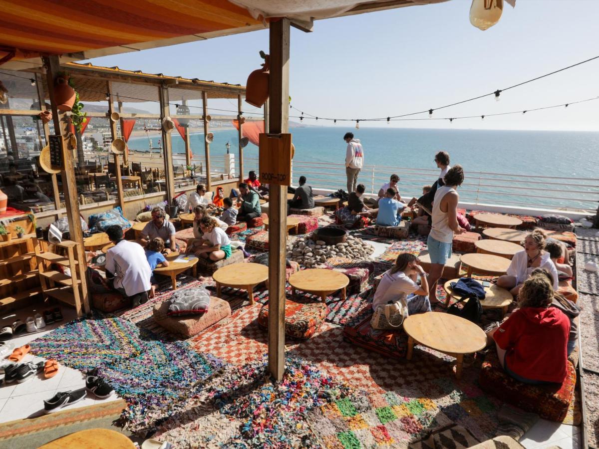 Locals Taghazout Surfcamp Hotel Exterior foto